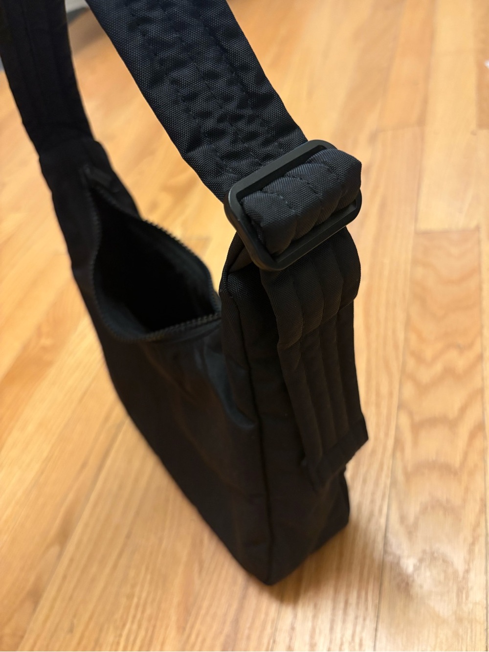 BAGGU Mini Nylon Shoulder Bag in Black - Picture 3 of 4